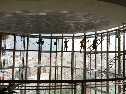 我家的車上隔熱紙邊緣一直會翹起，請問我該怎麼處理？