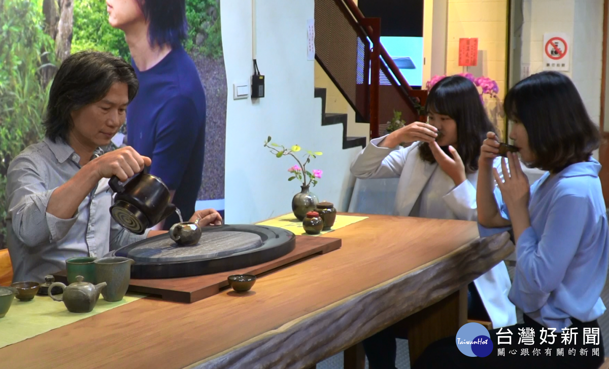 茶盤藝術化好吸睛　鄭階和石雕獨樹一格