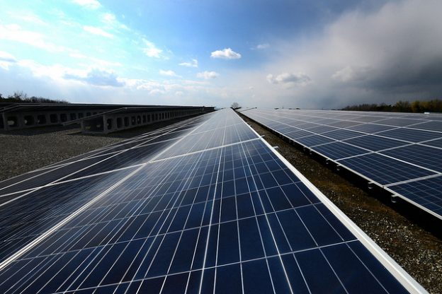 日本重新檢視太陽能固定電價制度，電廠未啟用擬取消資格或降價